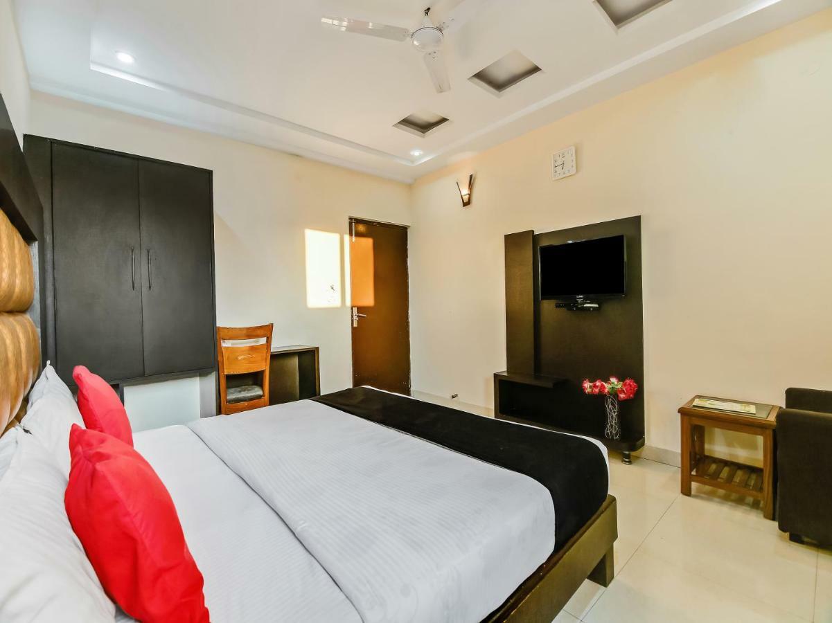 Capital O 32619 Hotel Sugar Palm Gwalior Exterior photo
