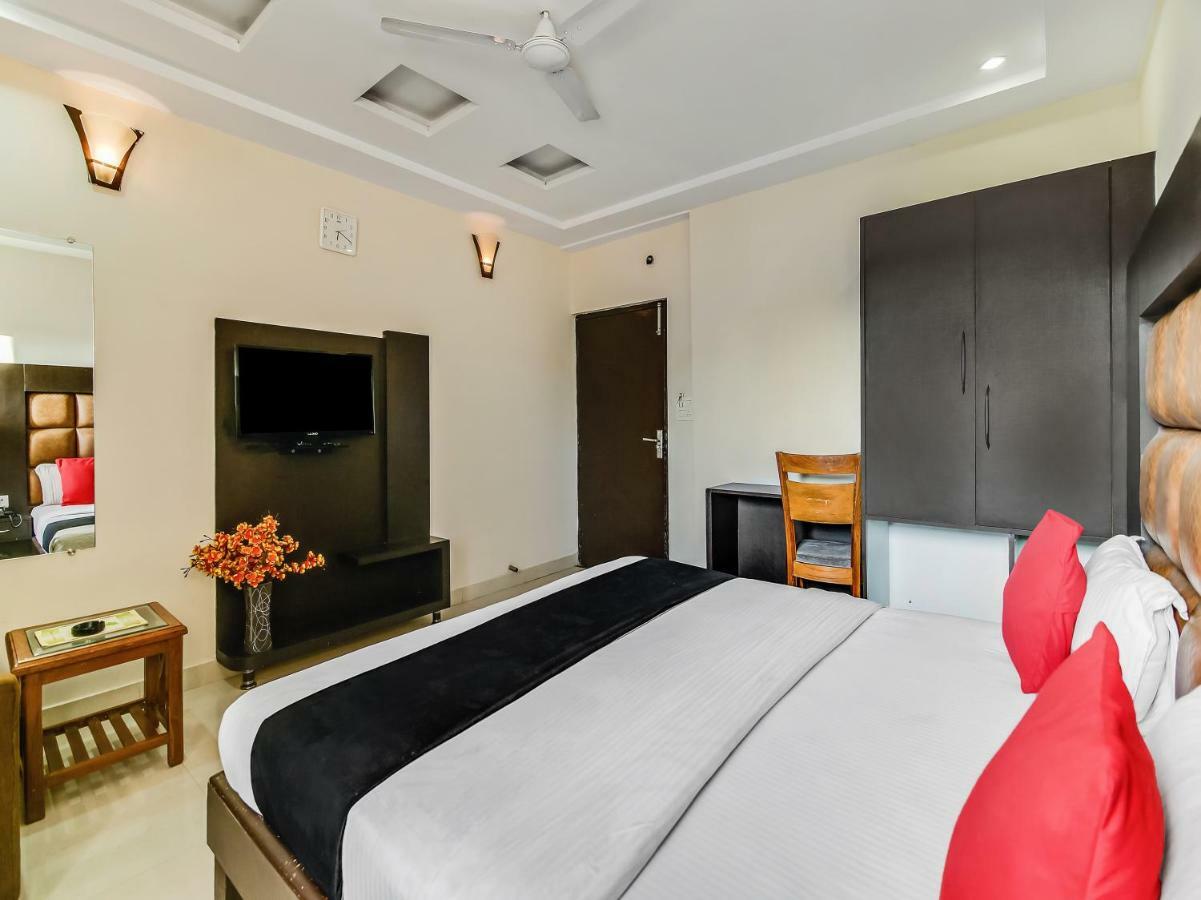 Capital O 32619 Hotel Sugar Palm Gwalior Exterior photo