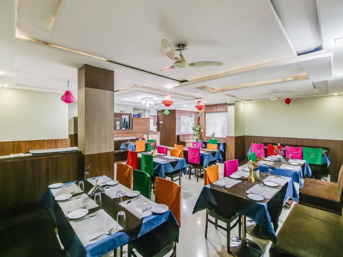 Capital O 32619 Hotel Sugar Palm Gwalior Exterior photo