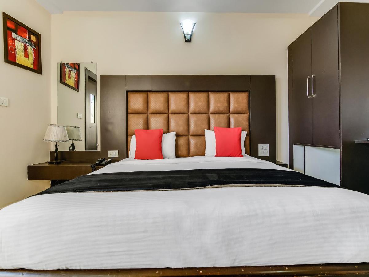 Capital O 32619 Hotel Sugar Palm Gwalior Exterior photo