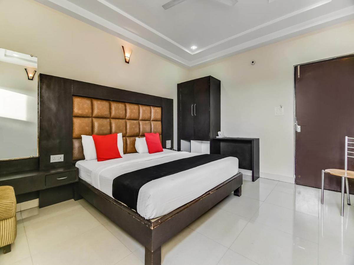 Capital O 32619 Hotel Sugar Palm Gwalior Exterior photo